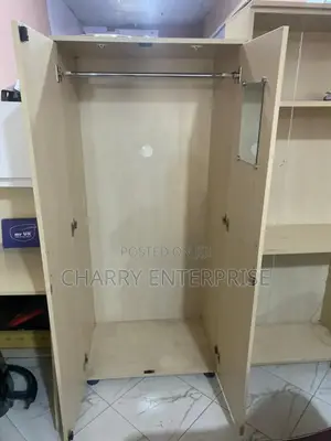 Kabati Lenye Ubora Wa Hali Ya Juu Unaweza Kuning'iniza Suti