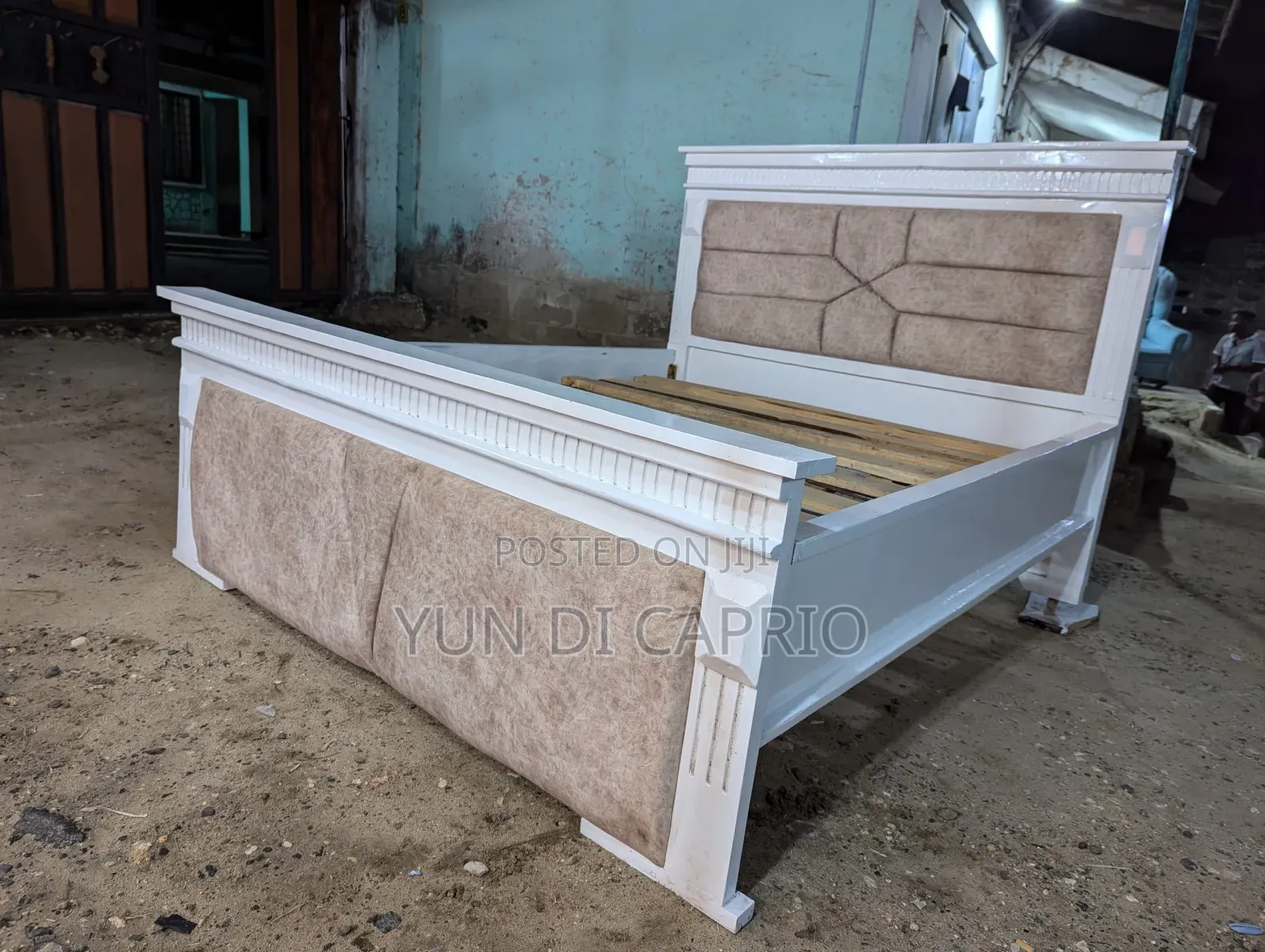 Bedsofa Classic Sana Mpya