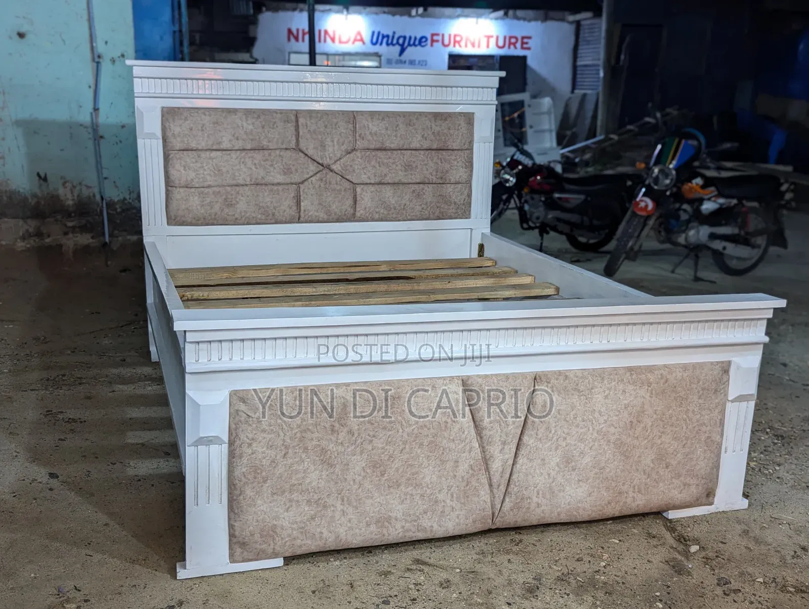 Bedsofa Classic Sana Mpya