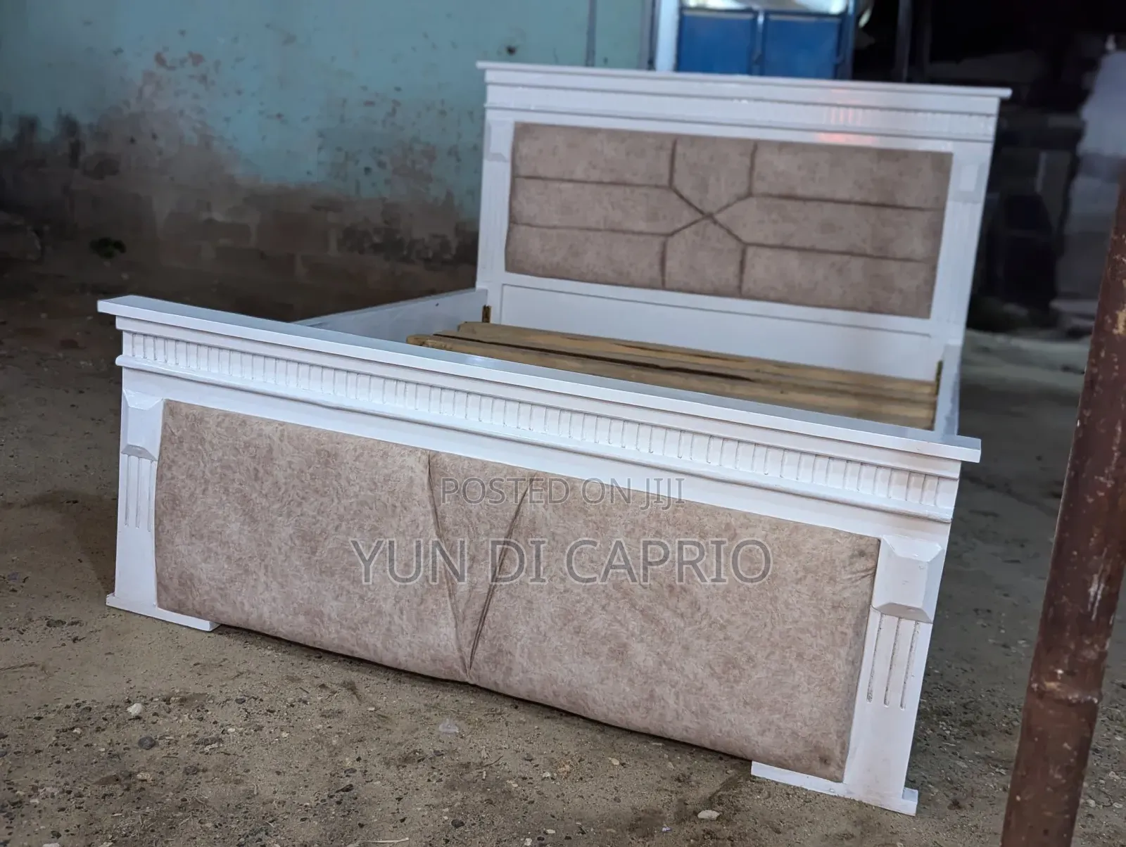 Bedsofa Classic Sana Mpya