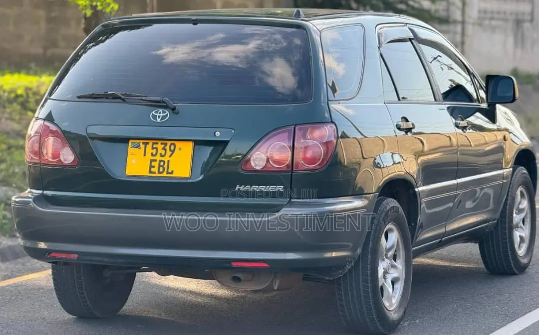 Toyota Harrier 2001 Green