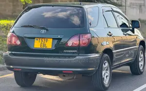 Toyota Harrier 2001 Green