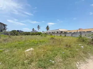 KIWANJA KINAUZWA Kigamboni Kibada