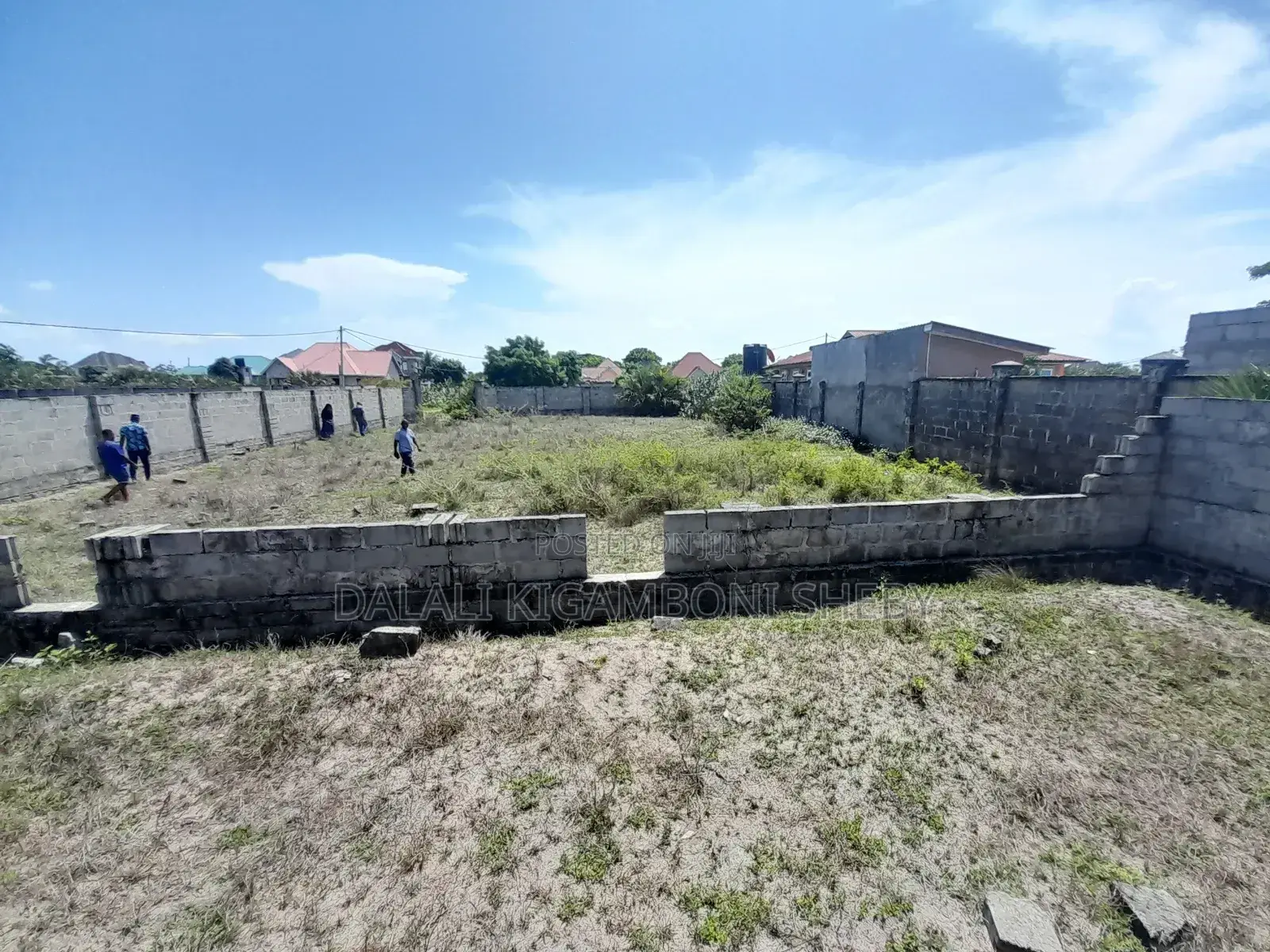 KIWANJA KINAUZWA Kigamboni Kibada