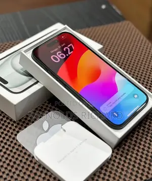 New Apple iPhone 15 128 GB Black