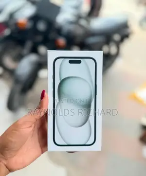 New Apple iPhone 15 128 GB Black