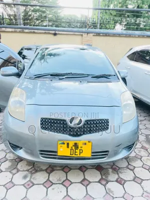 Toyota Vitz 2003 Silver