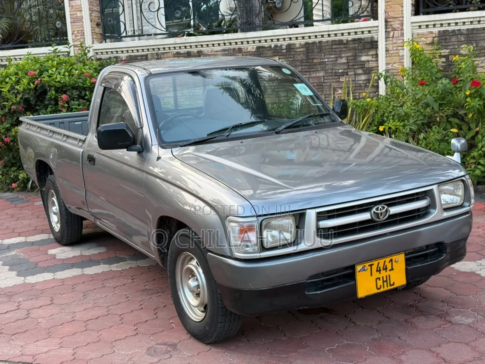 Toyota Hilux 1990 Gray