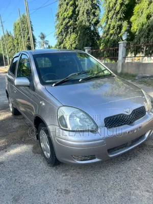 Toyota Vitz 1999 Silver