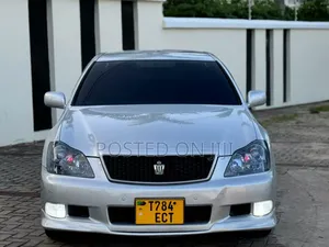 Toyota Crown 2006 White