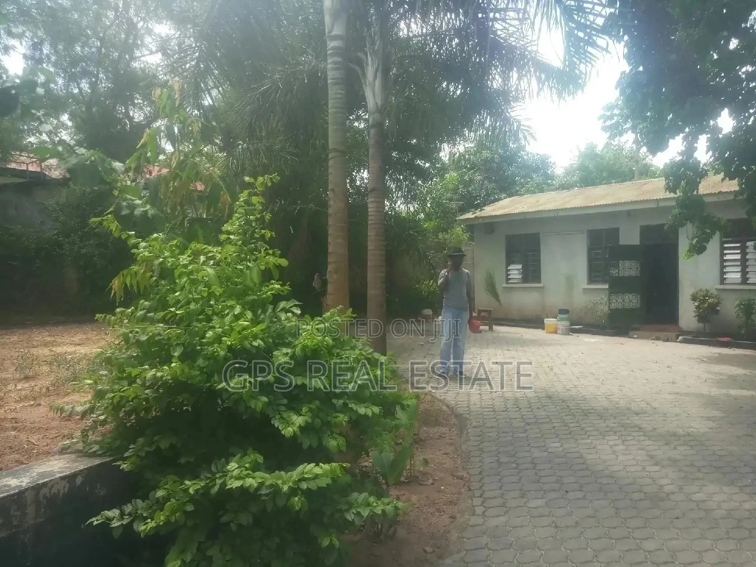 Plot & House For Sale