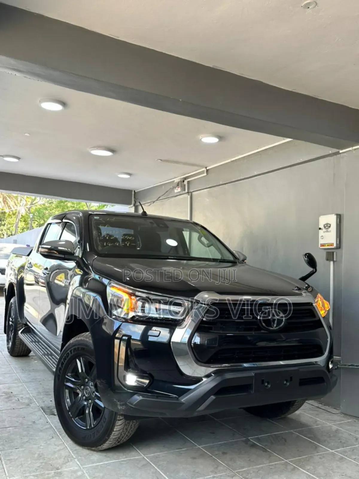 Toyota Hilux 2021 Black