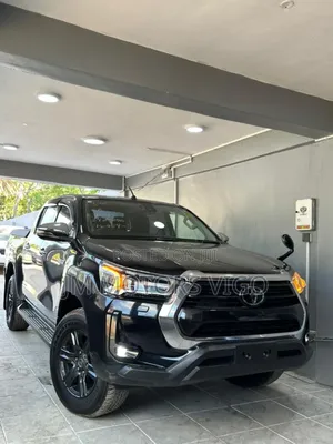 Toyota Hilux 2021 Black