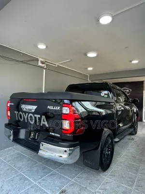 Toyota Hilux 2021 Black