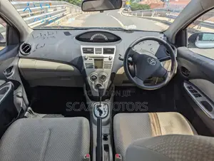 Toyota Belta 2006 Silver