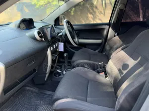 Toyota IST 2004 Silver
