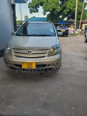 Toyota IST 2004 Gold