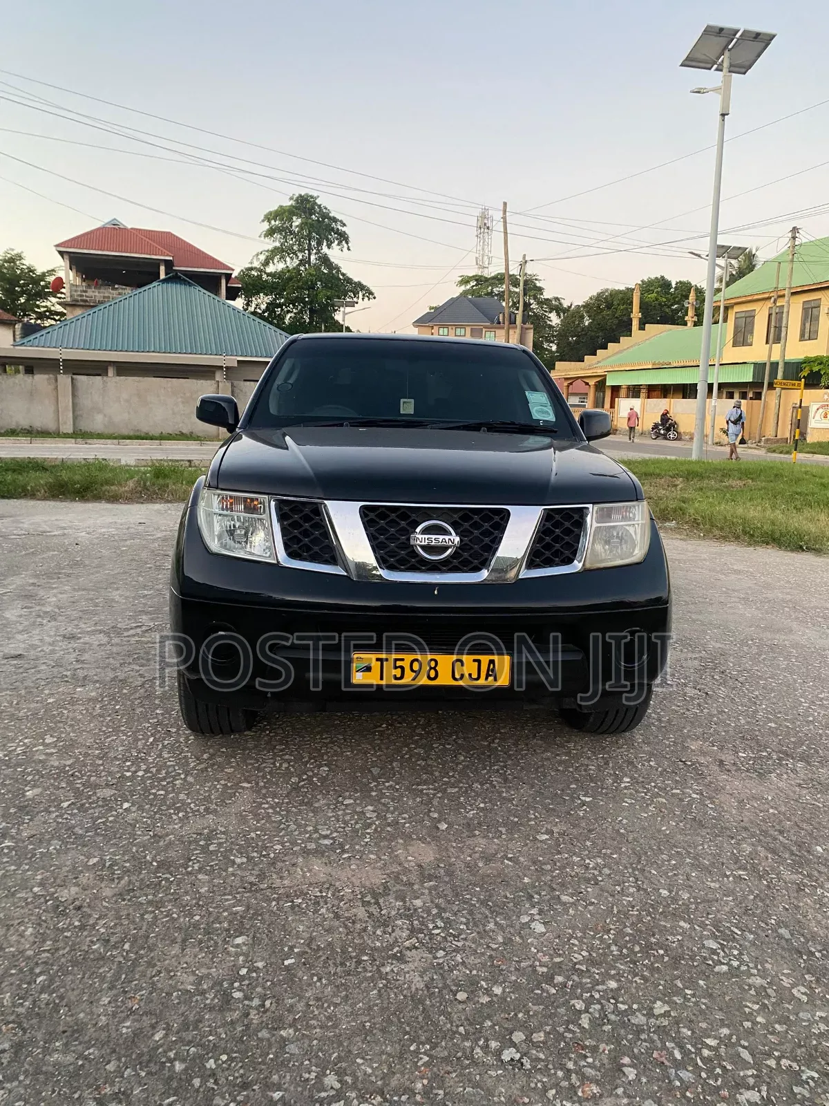 Nissan Pathfinder 2004 Black