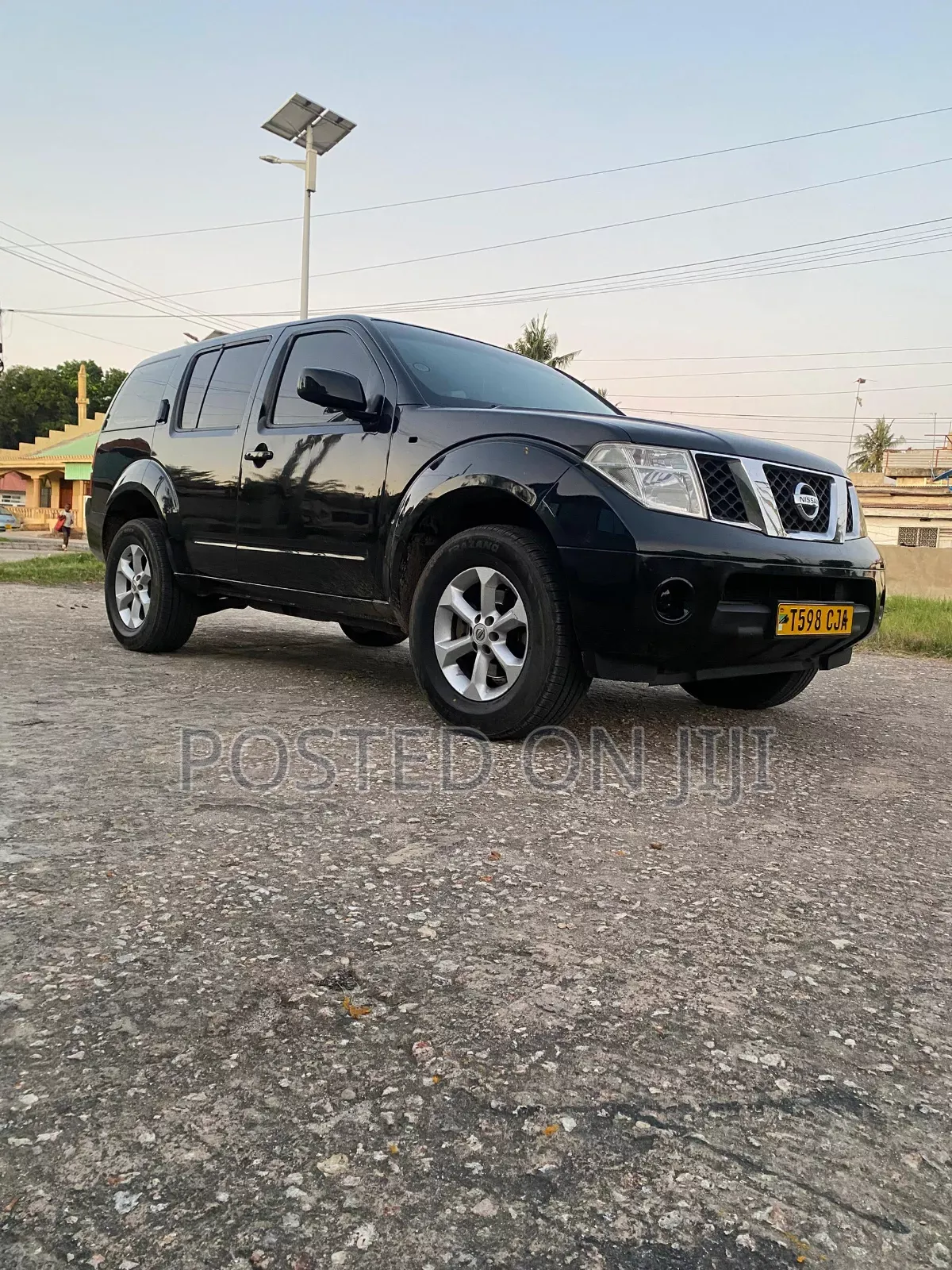 Nissan Pathfinder 2004 Black