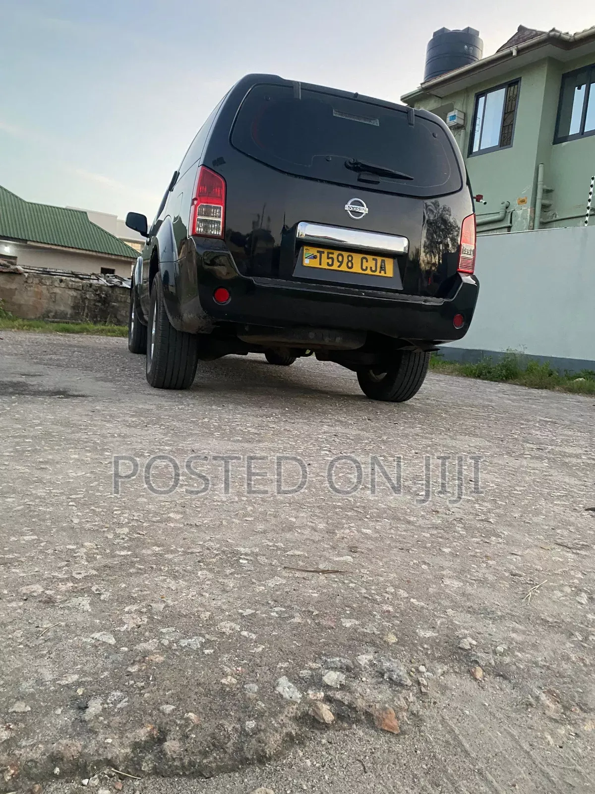Nissan Pathfinder 2004 Black