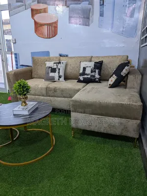 Nauza Sofa