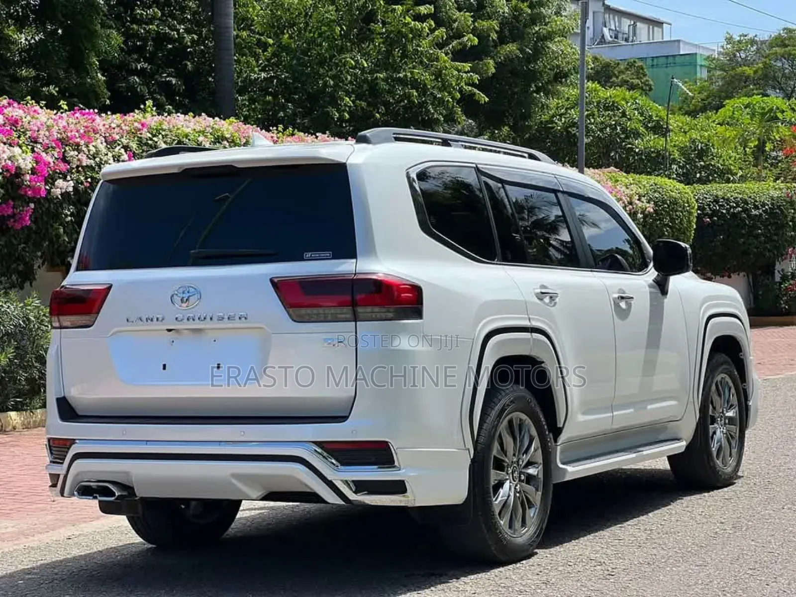 Toyota Land Cruiser 2023 Off white