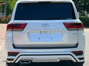 Toyota Land Cruiser 2023 Off white
