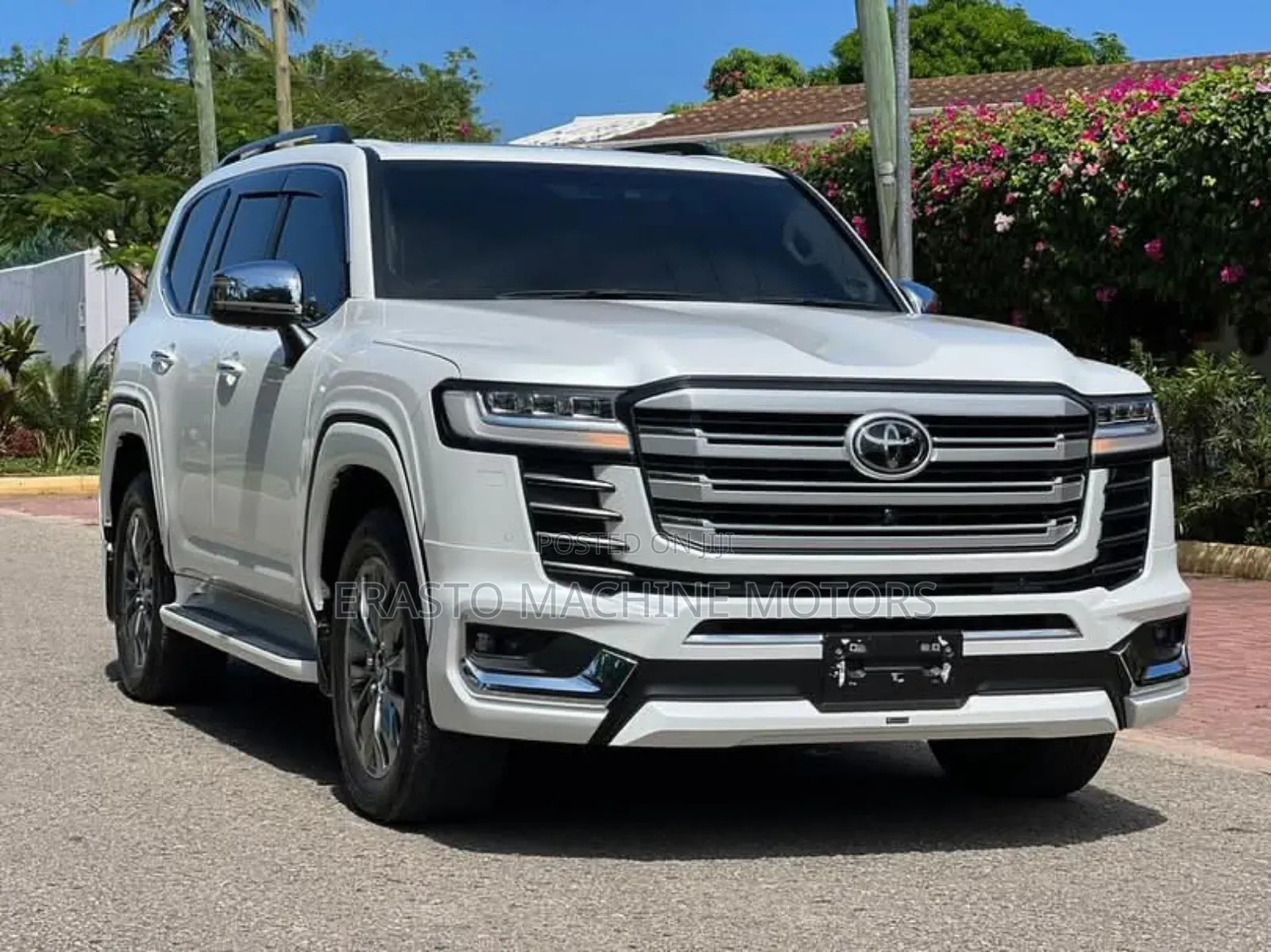 Toyota Land Cruiser 2023 Off white