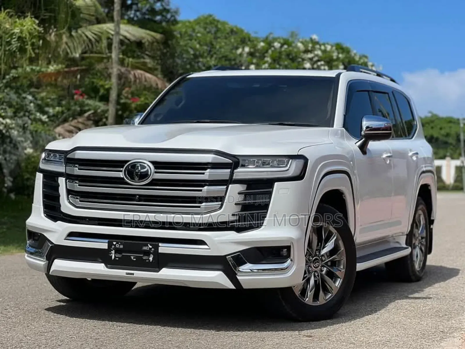 Toyota Land Cruiser 2023 Off white