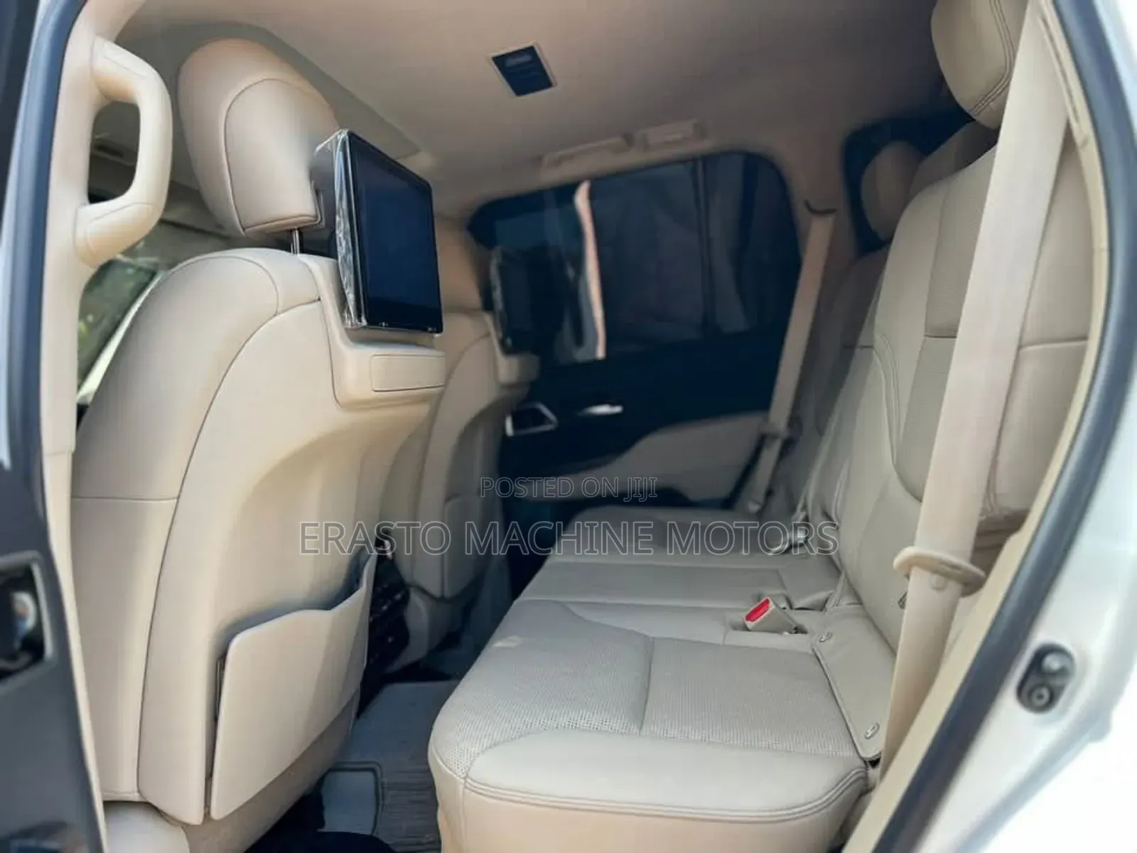 Toyota Land Cruiser 2023 Off white