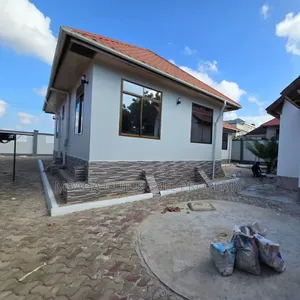 5bdrm House in Goba Njia Panda for sale