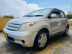 Toyota IST 2005 Silver