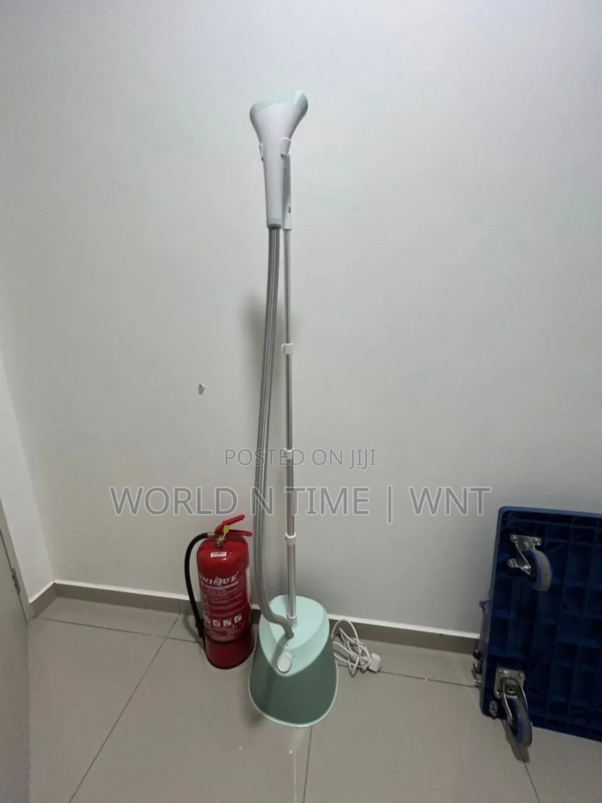Philips Garment Steamer 1000 Series - 1600W, 1.8L Detachable