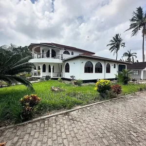 8bdrm House in Mbezi Beach for rent