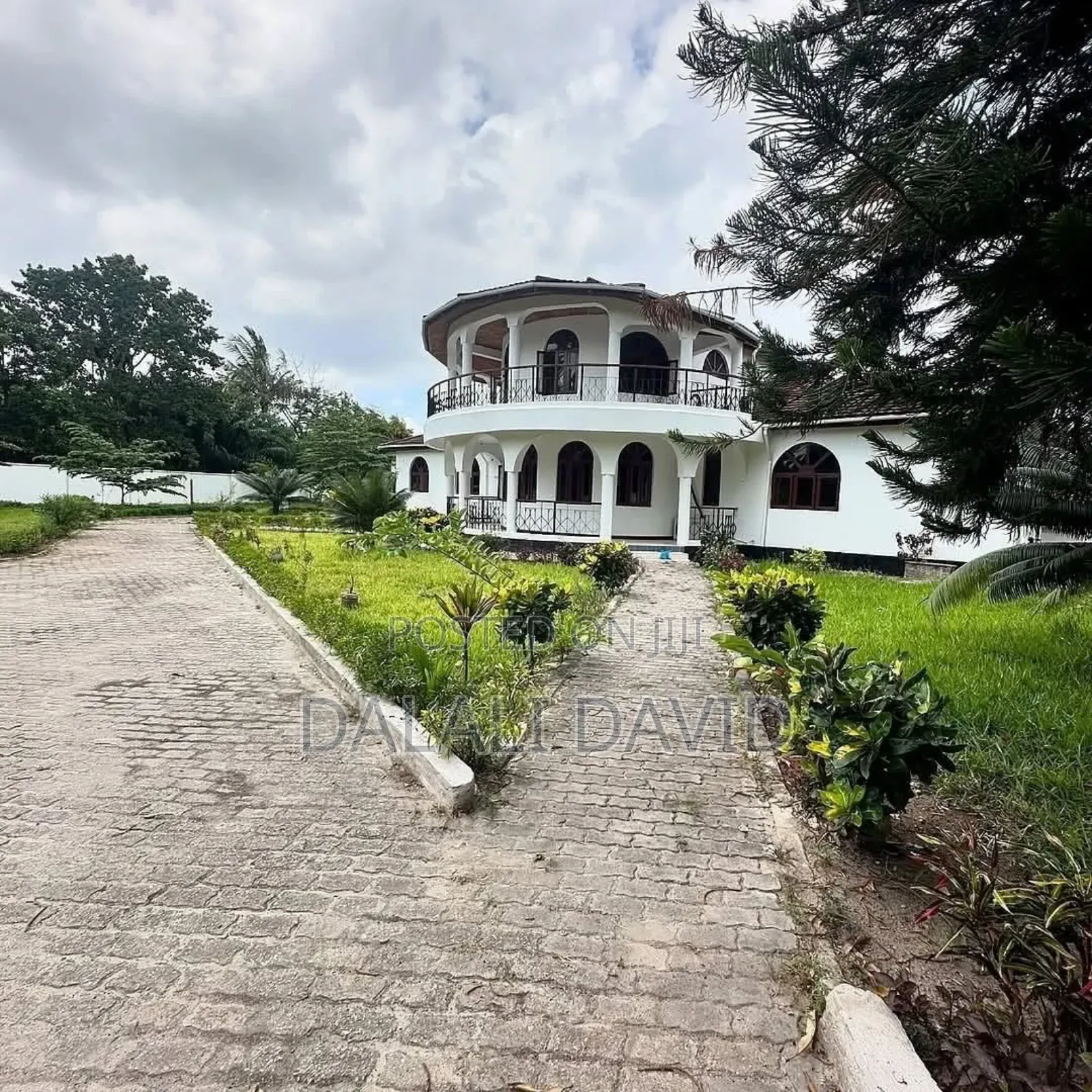 8bdrm House in Mbezi Beach for rent