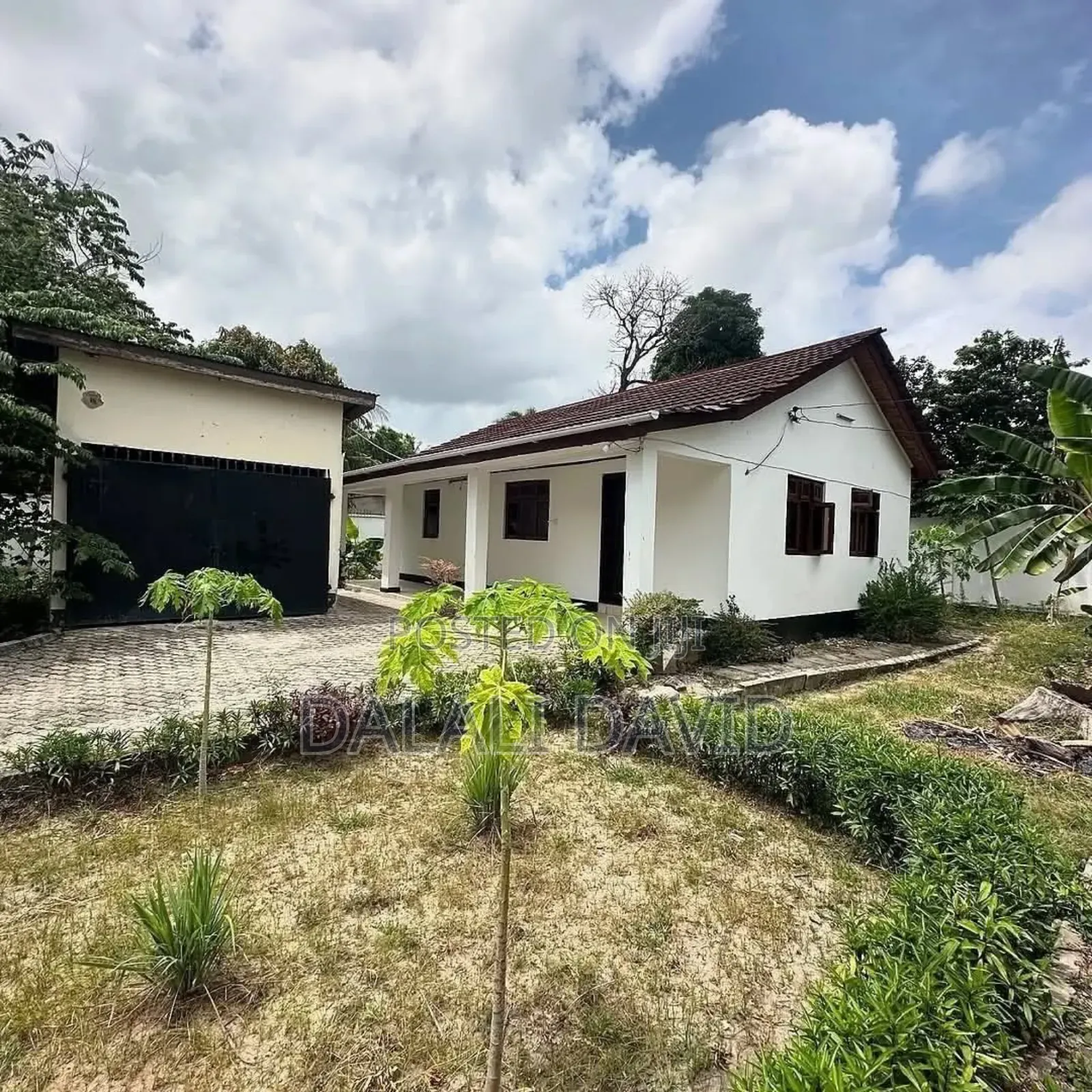 8bdrm House in Mbezi Beach for rent