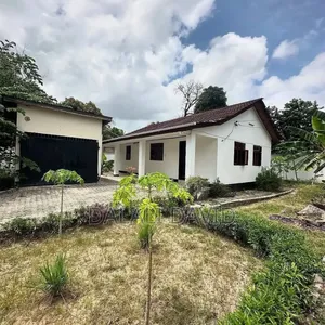 8bdrm House in Mbezi Beach for rent