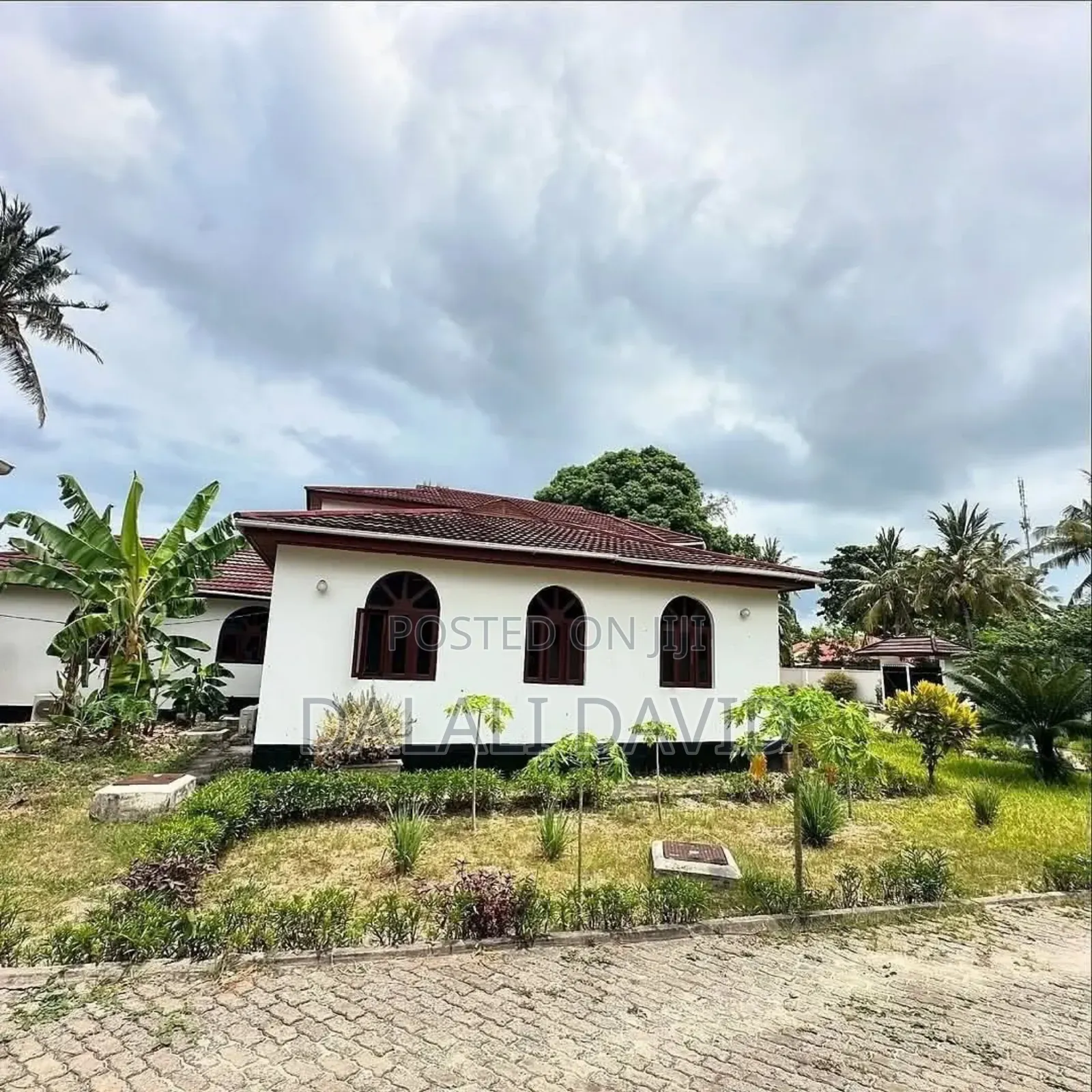 8bdrm House in Mbezi Beach for rent