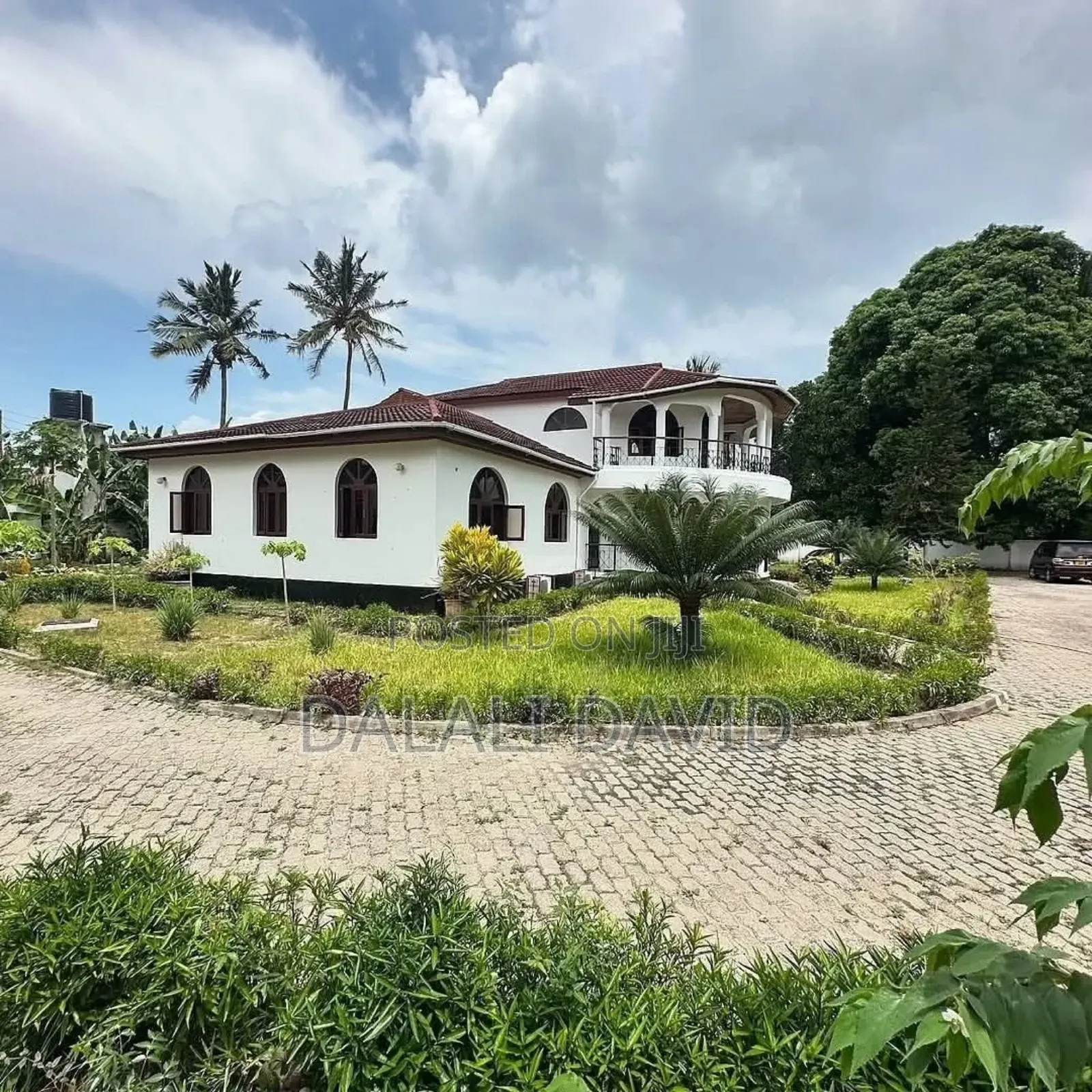 8bdrm House in Mbezi Beach for rent