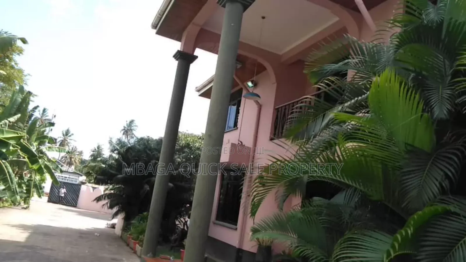 9bdrm House in Mikocheni for sale