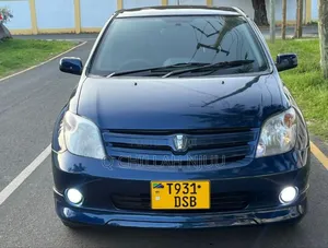 Toyota IST 2003 Blue