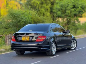 Mercedes-Benz C200 2009 Black