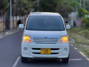Toyota Noah 2002 White