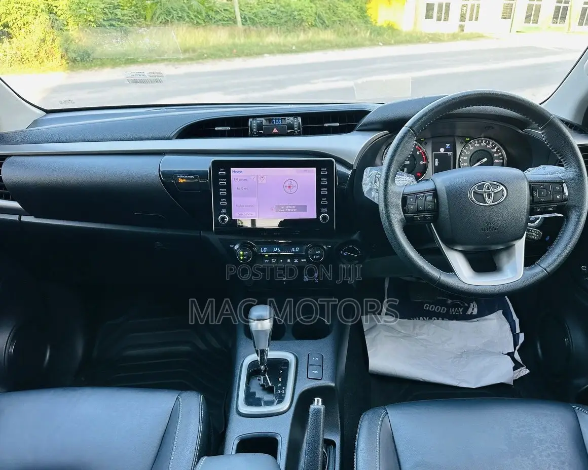 Toyota Hilux 2023 Black