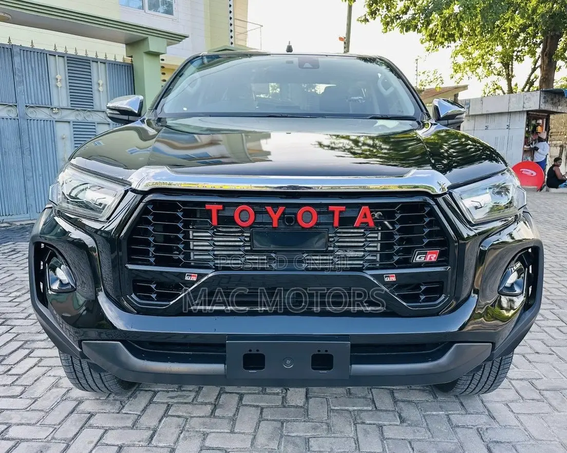 Toyota Hilux 2023 Black