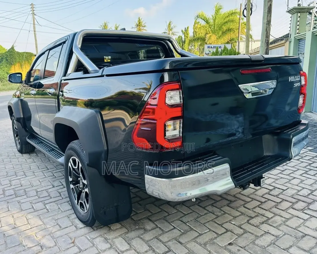 Toyota Hilux 2023 Black