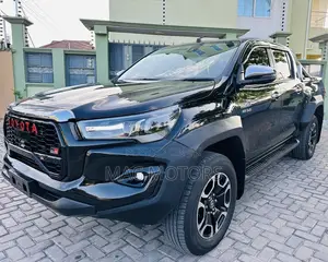 Toyota Hilux 2023 Black