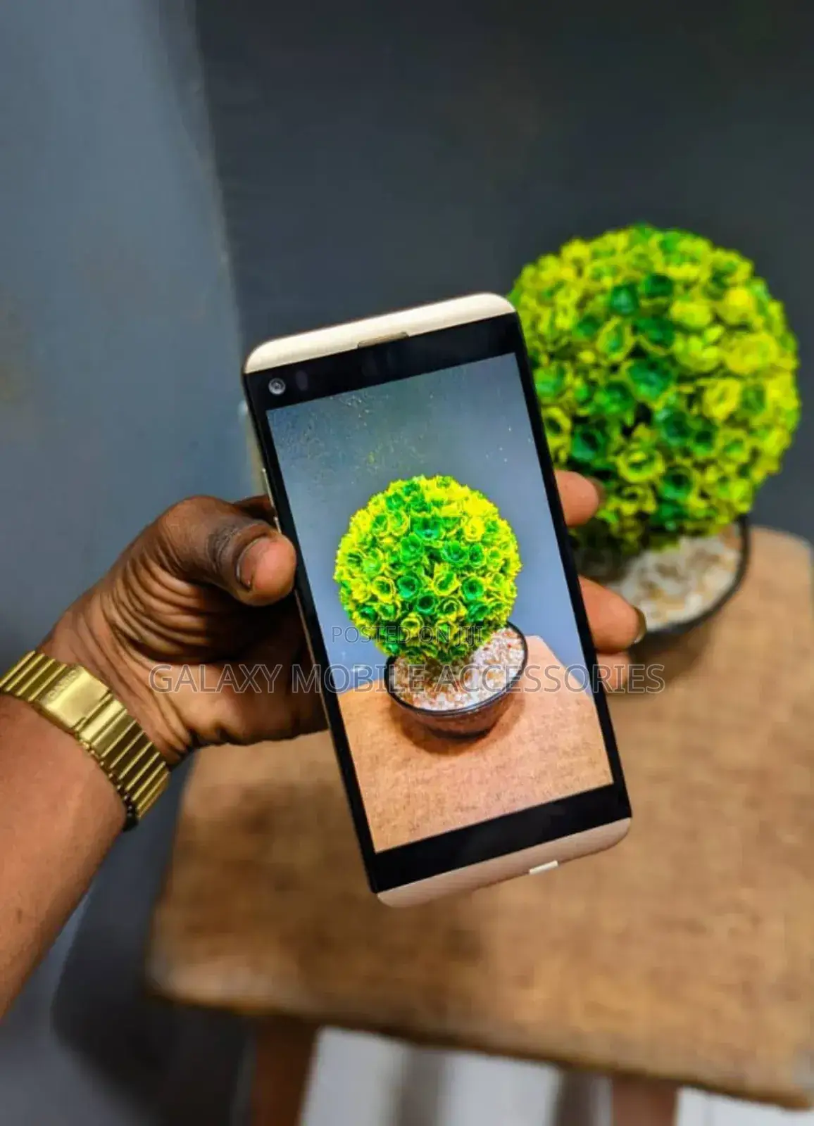 LG it V36 32 GB Gold