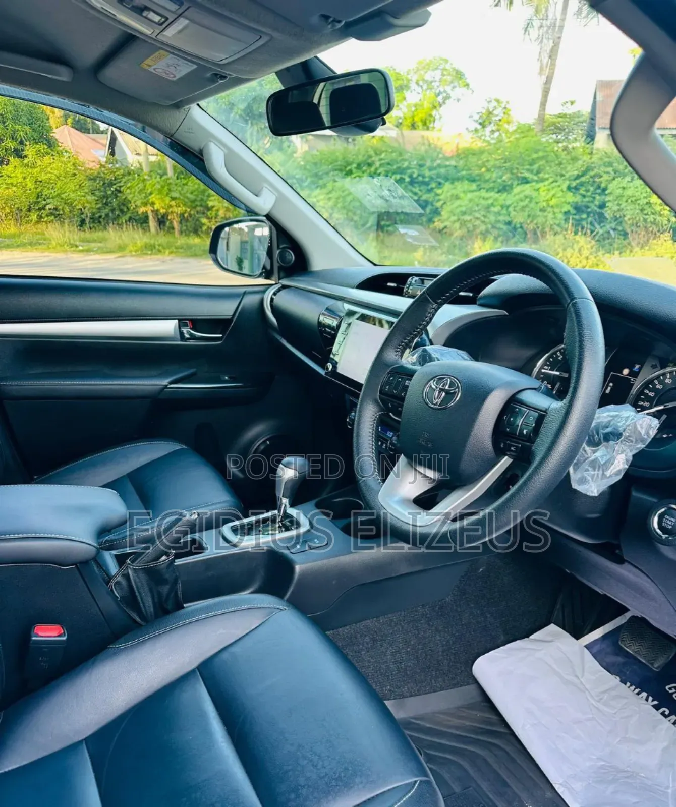New Toyota Hilux 2023 Black