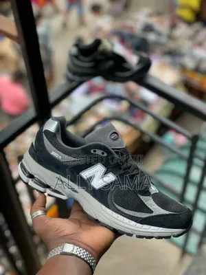 Mens Sneakers NEW Balance